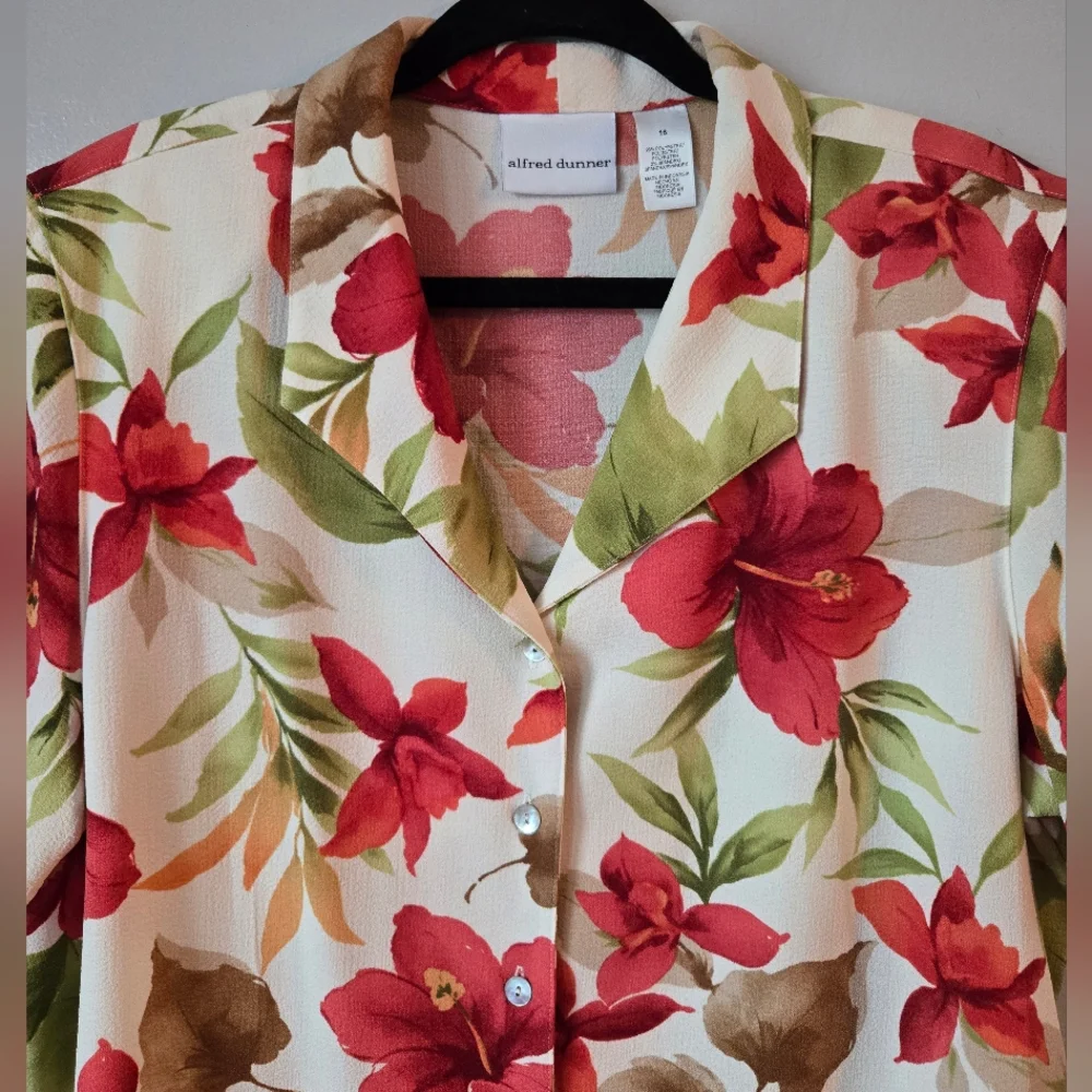 Alfred Dunner Floral Hibiscus Button Down Top Summer Vacation Tropical Shirt - Picture 3 of 6